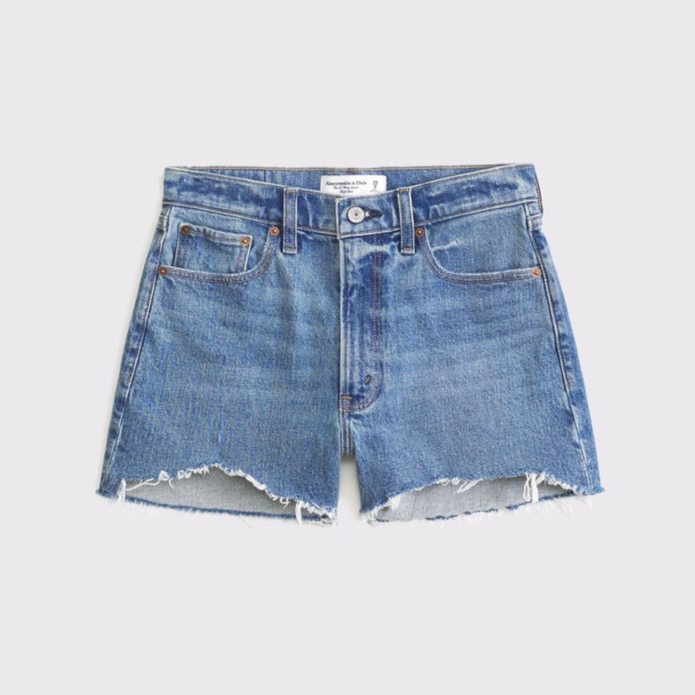 NWT Abercrombie & Fitch High Rise 4" Mom Short - 26